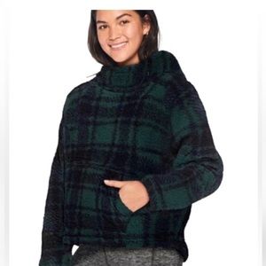 Victoria’s Secret Pink Sherpa Fleece Pullover!